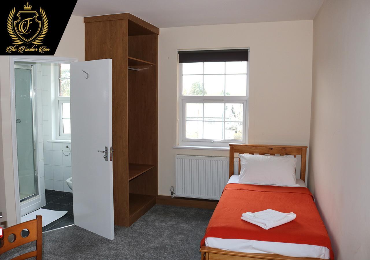 Fusilier Inn Wembley Bagian luar foto