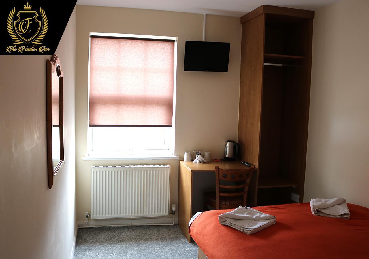 Fusilier Inn Wembley Bagian luar foto